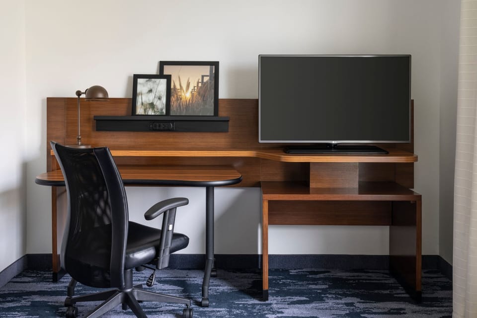 In-room safe, desk, iron/ironing board, free WiFi