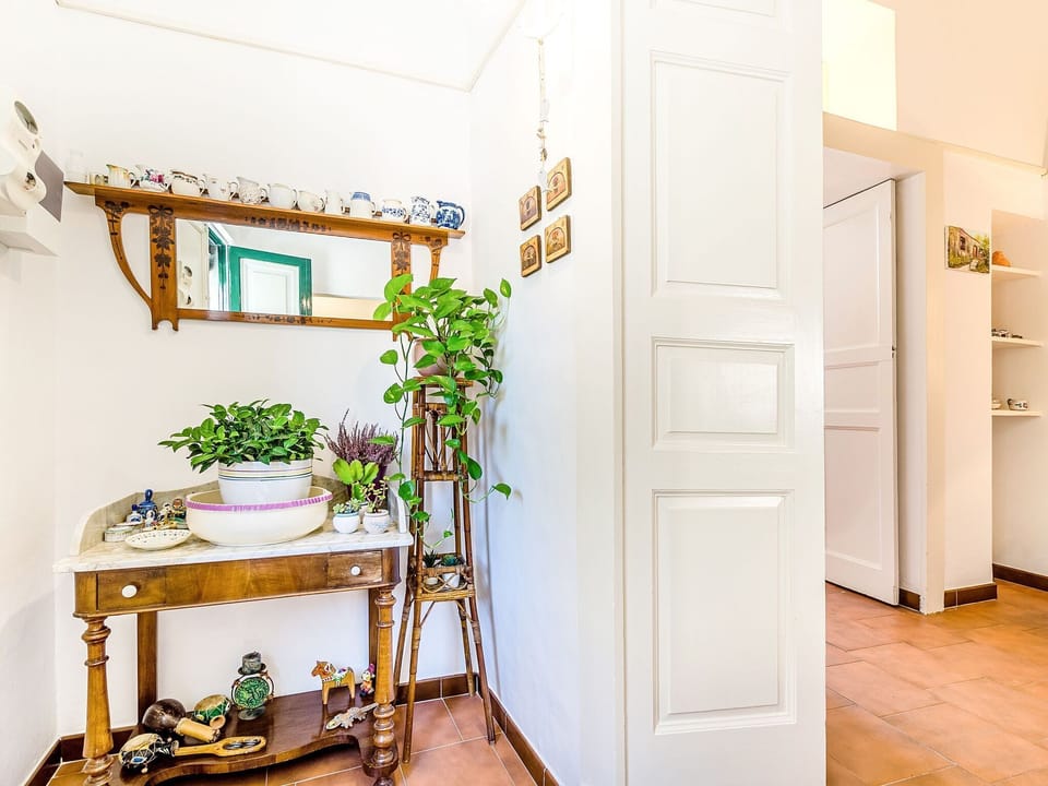 Entrance / Reception