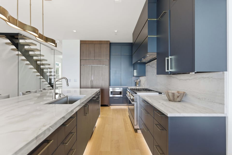 Fully Equipped Gourmet Kitchen