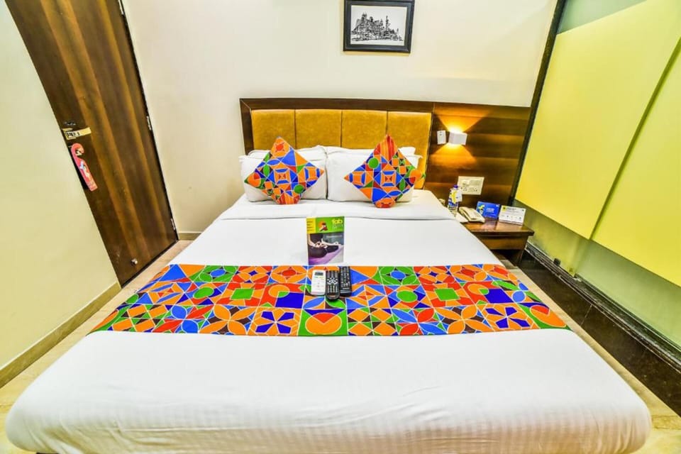 Double Room | Desk, WiFi (free), bed sheets