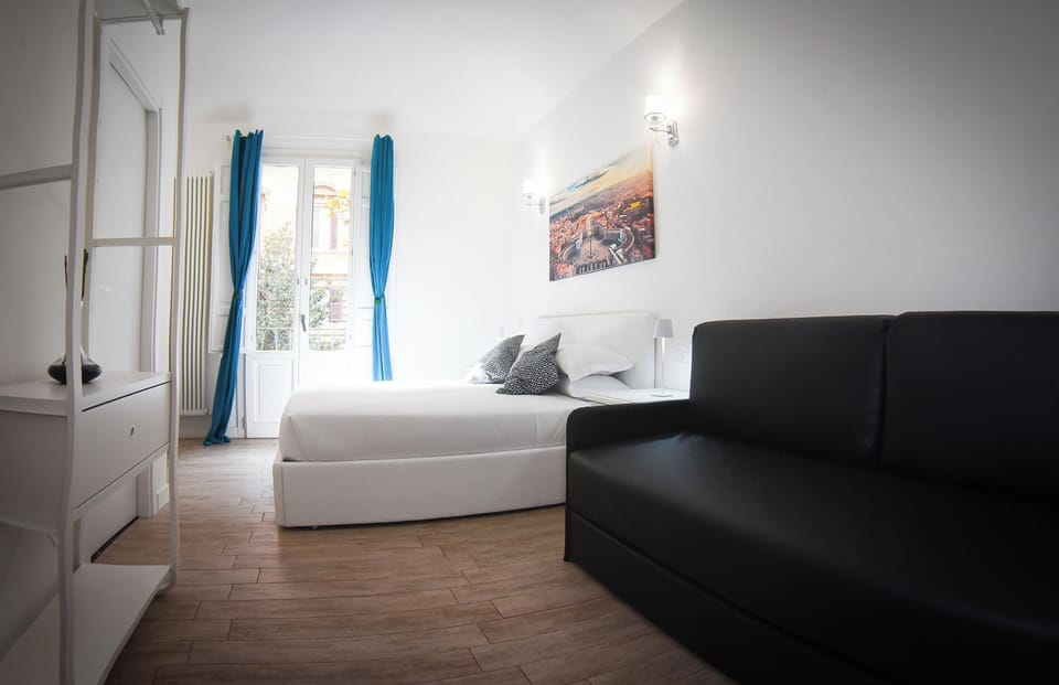 Family Room | Egyptian cotton sheets, premium bedding, down comforters