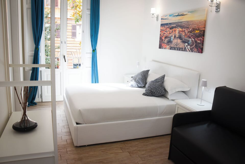 Family Room | Egyptian cotton sheets, premium bedding, down comforters