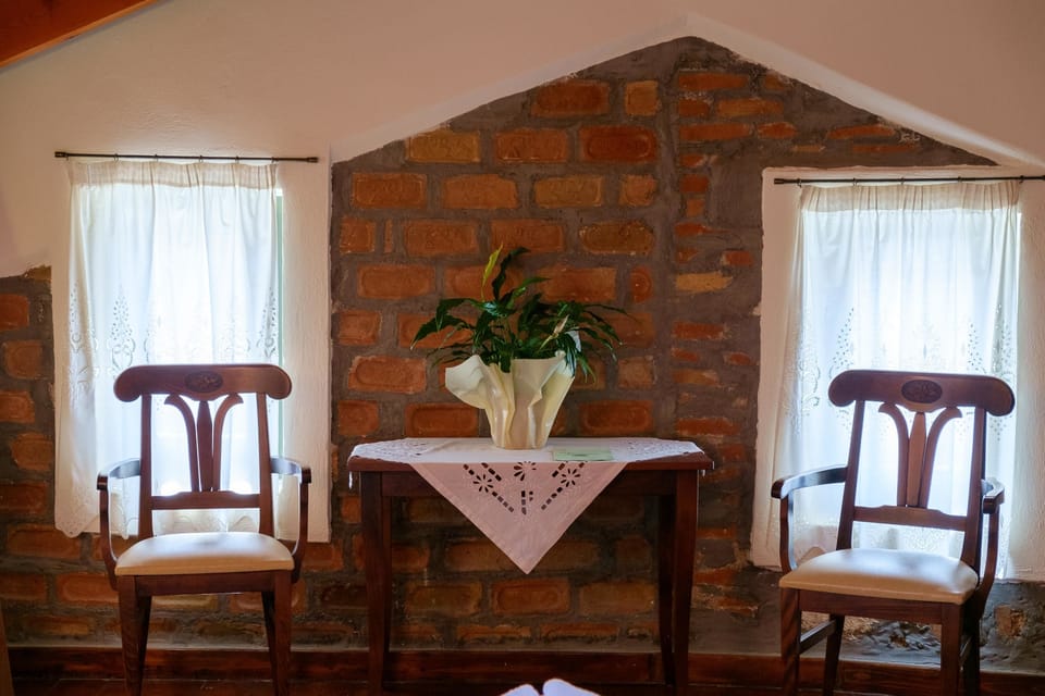 Suite (Top Floor) | Minibar, in-room safe, desk, free WiFi