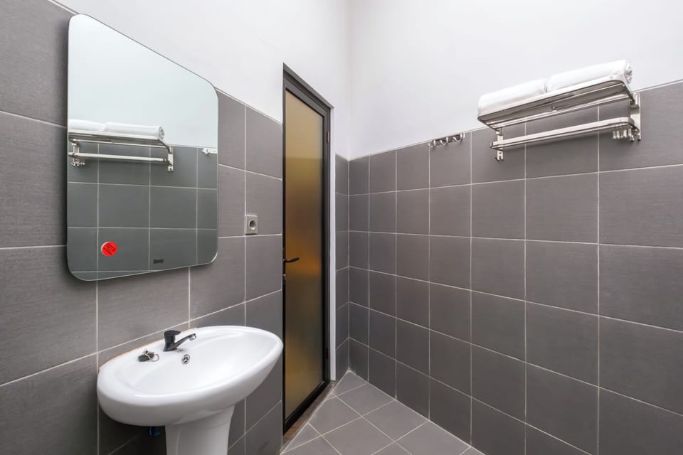 Club Twin Room | Bathroom