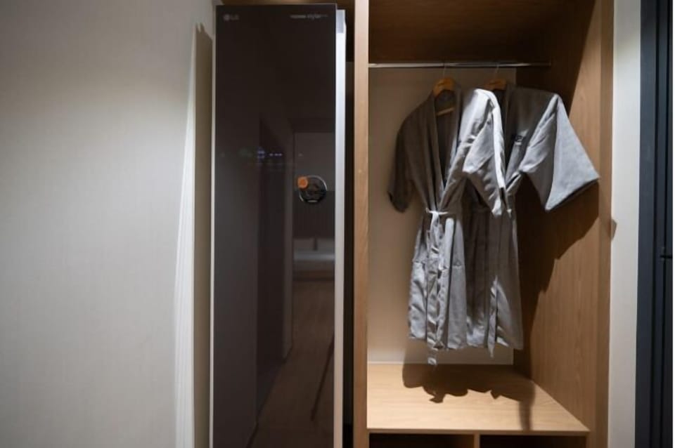 Deluxe Double Room | Down comforters, desk, free WiFi