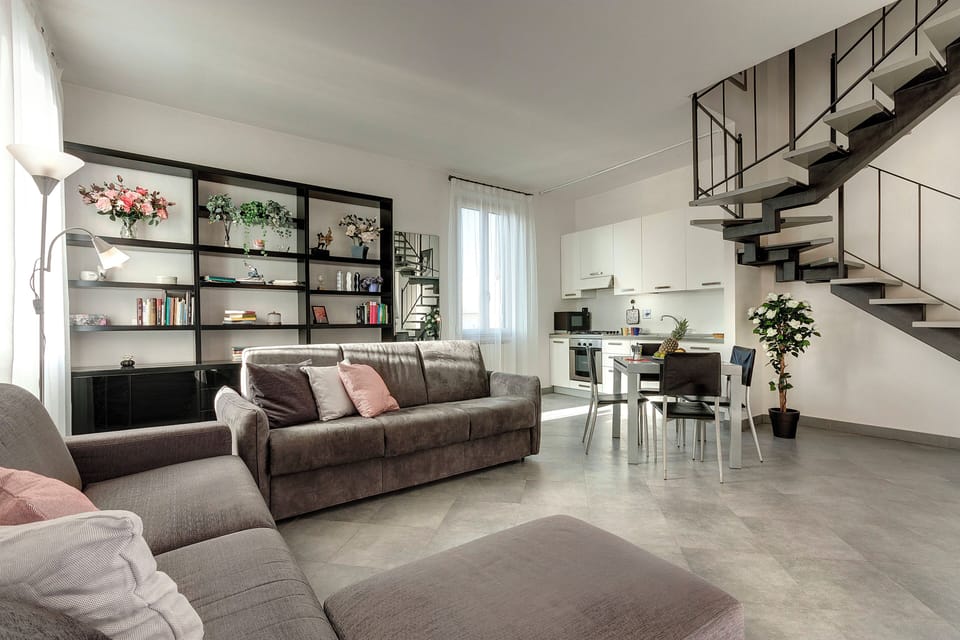 Apartment | Living area | 24-cm flat-screen TV with digital channels