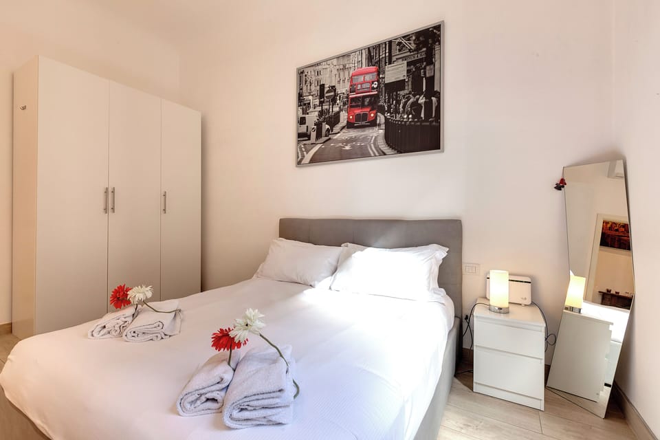 Apartment | Iron/ironing board, WiFi (free), bed sheets