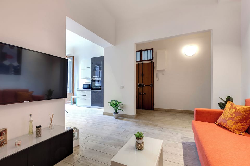 Apartment | Living area | Flat-screen TV