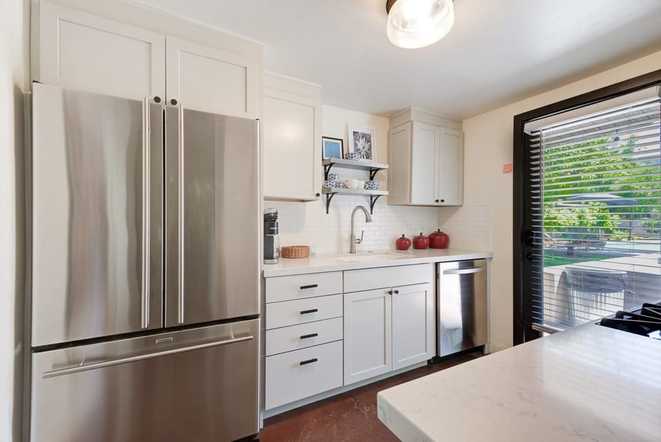 The Complete Culinary Experience: Prepare to be amazed by our fully equipped kitchen, equipped with top-notch appliances, ample storage, and a layout designed for seamless workflow