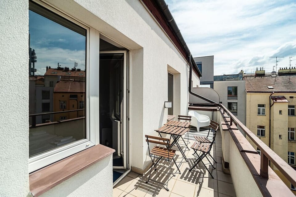 balcony