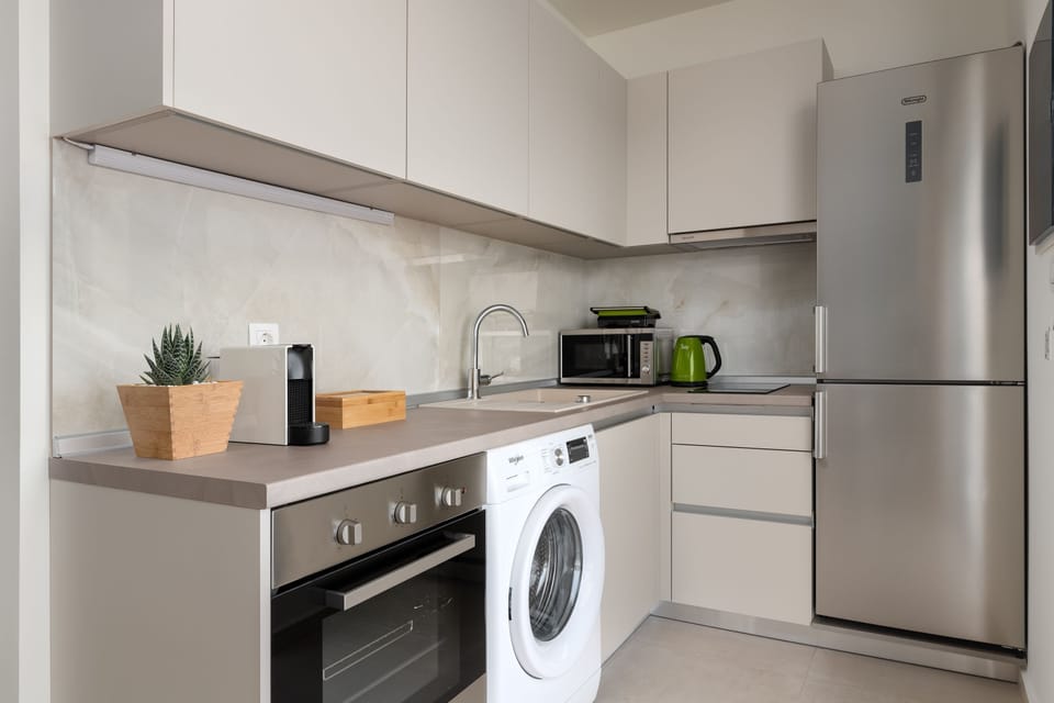 House | 1 bedroom, desk, soundproofing