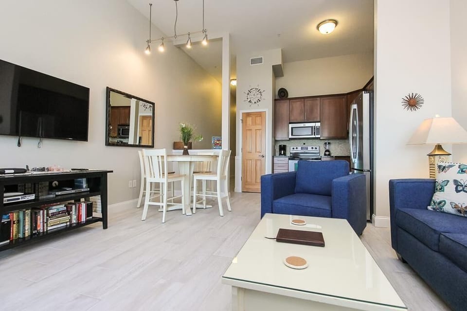 Living Dining Area
