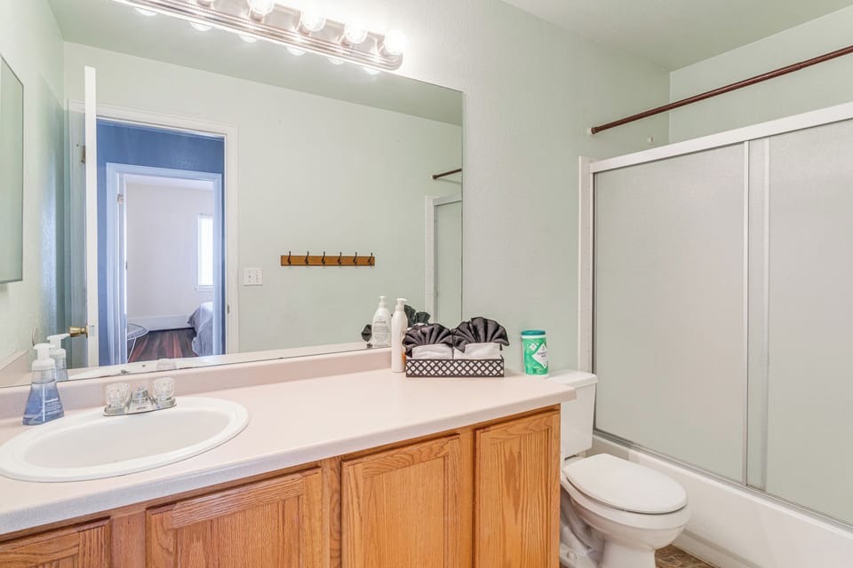 15 Mi to Downtown Denver: Home w/ Yard + Patio Cottage in Aurora