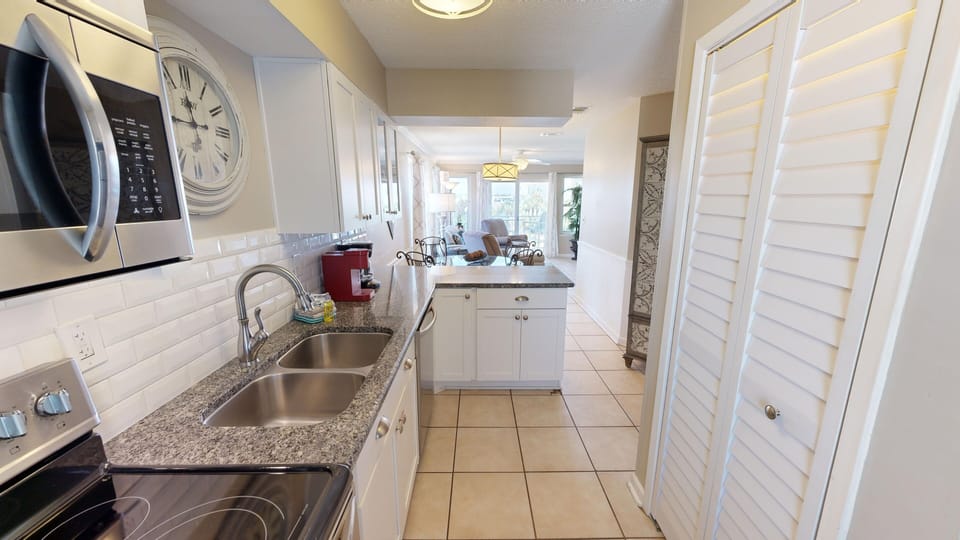 Condo, 2 Bedrooms | Private kitchen | Coffee/tea maker, fridge, oven, toaster