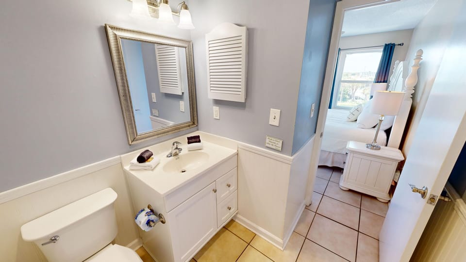 Poolside Villas 308 2 Bedroom Condo by RedAwning Apartment in Destin