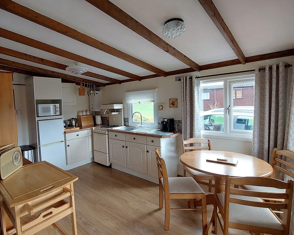 Cabin | Dining