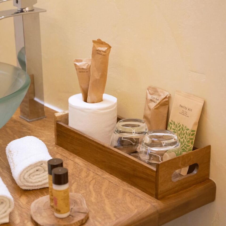Superior Double Room, City View | Bathroom | Slippers, bidet
