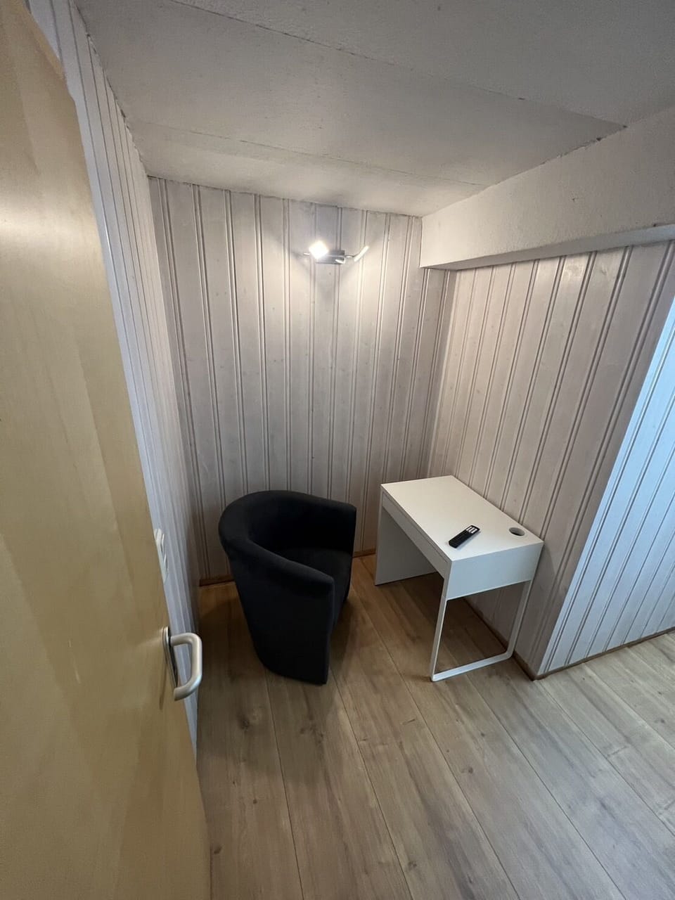 Single Room, Shared Bathroom | Free WiFi