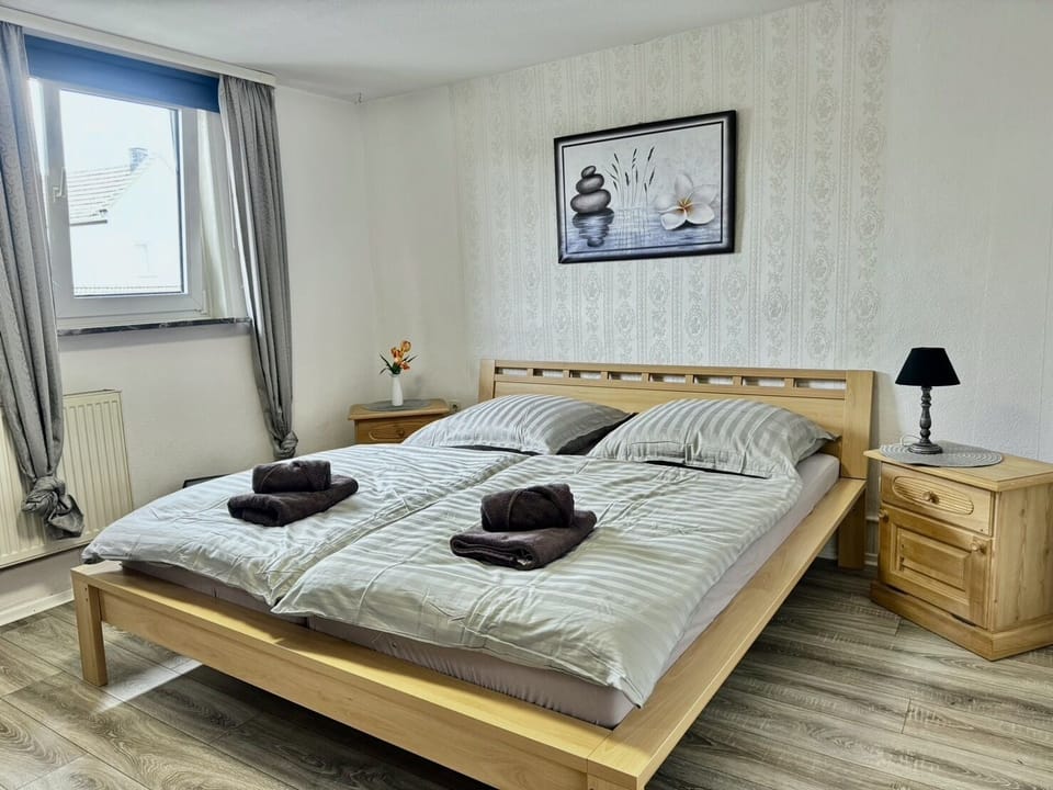 Double Room, Shared Bathroom | Free WiFi
