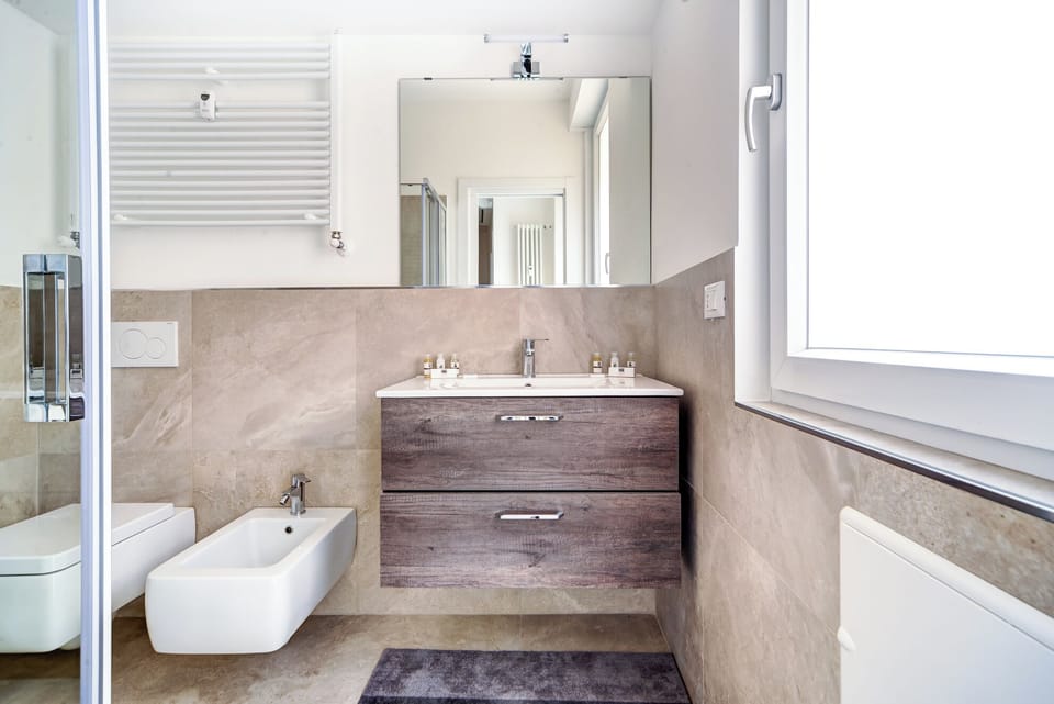 Apartment | Bathroom sink