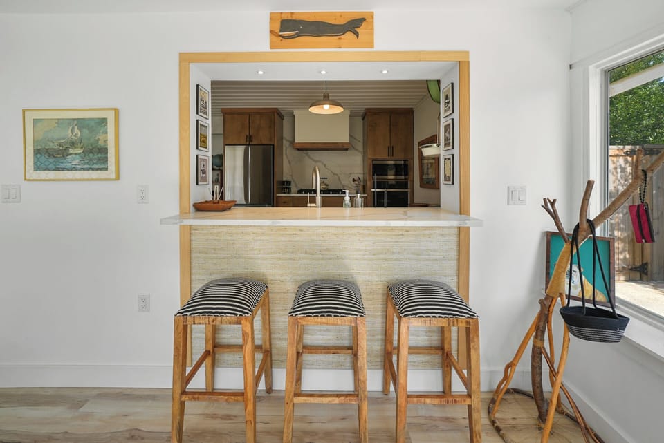 Sunroom Dining Bar