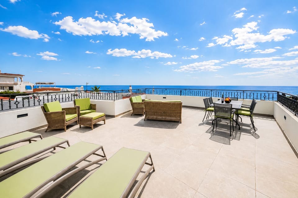 Villa Oceano by Indigo: Roof top terrace with ocean view