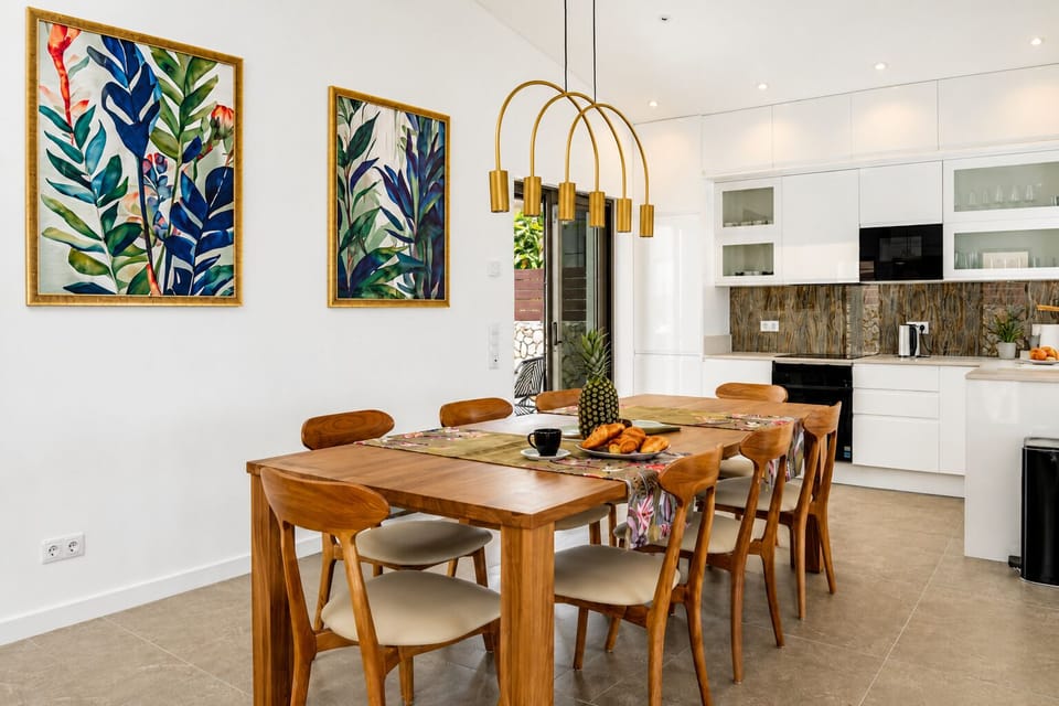 Villa Oceano by Indigo Dining area 