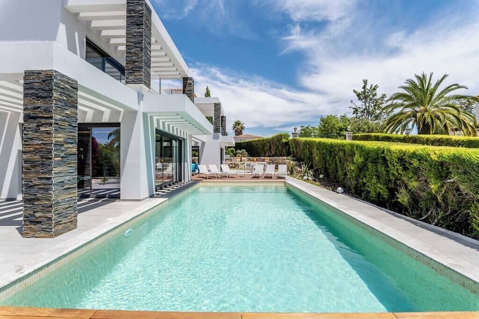 Pool view: 11x5m pool. Optional heated.