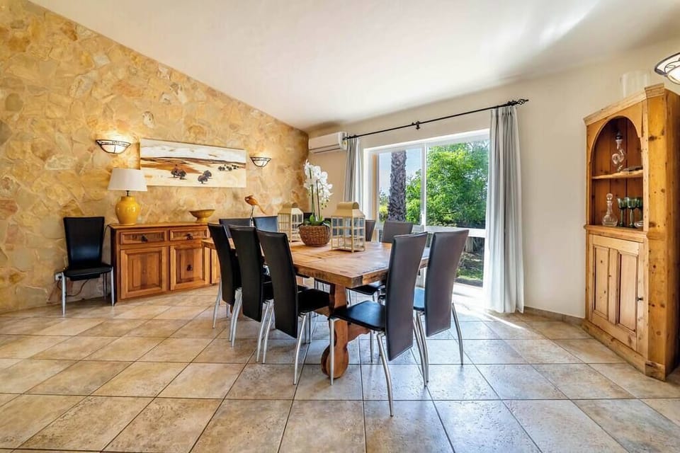 Villa Concha by Indigo Algarve - Dining room with large table