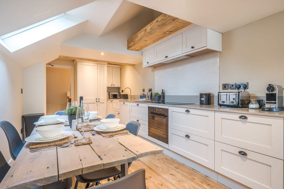 kitchen / dining area