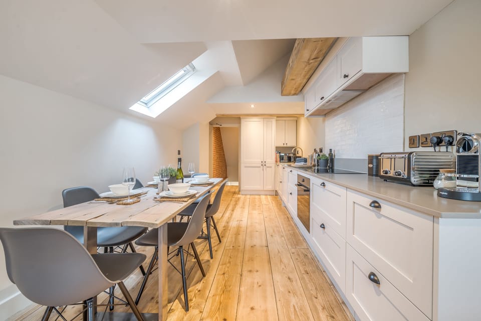 kitchen / dining area