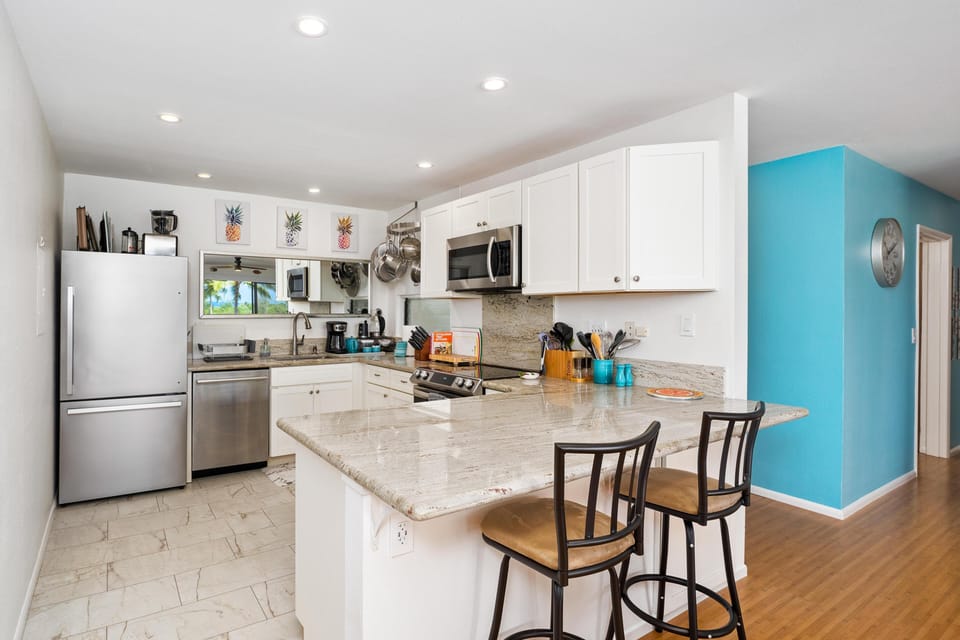 Condo, Multiple Beds (Keauhou Punahele#E-202) | Private kitchen | Oven, toaster