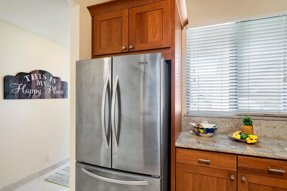 Condo, Multiple Beds (Keauhou Kona Surf & Racquet Club#9-30) | Private kitchen | Oven, toaster, paper towels