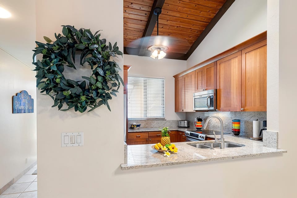Condo, Multiple Beds (Keauhou Kona Surf & Racquet Club#9-30) | Private kitchen | Oven, toaster, paper towels