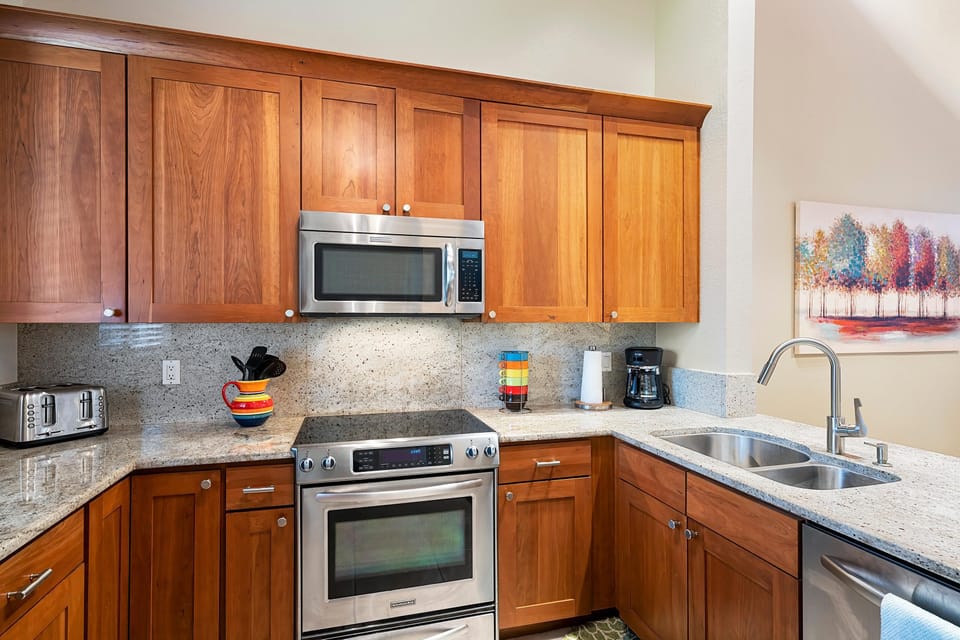 Condo, Multiple Beds (Keauhou Kona Surf & Racquet Club#9-30) | Private kitchen | Oven, toaster, paper towels