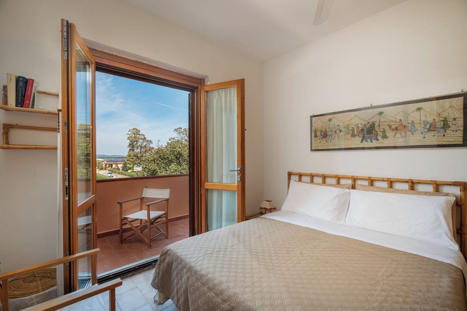 Apartment, Balcony | Iron/ironing board, bed sheets