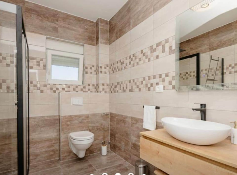 Villa (Villa Rest for the soul - Four Bedroo) | 4 bedrooms, soundproofing, cribs/infant beds, free WiFi