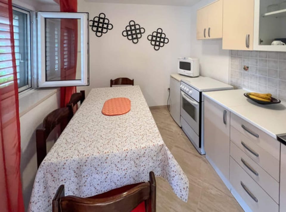 House (Holiday Home Aurora - Three bedroom H) | Private kitchen | Fridge