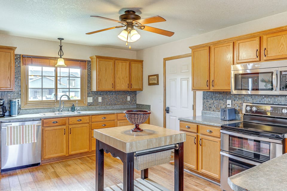 Kitchen | Toaster | Spices | Main Level