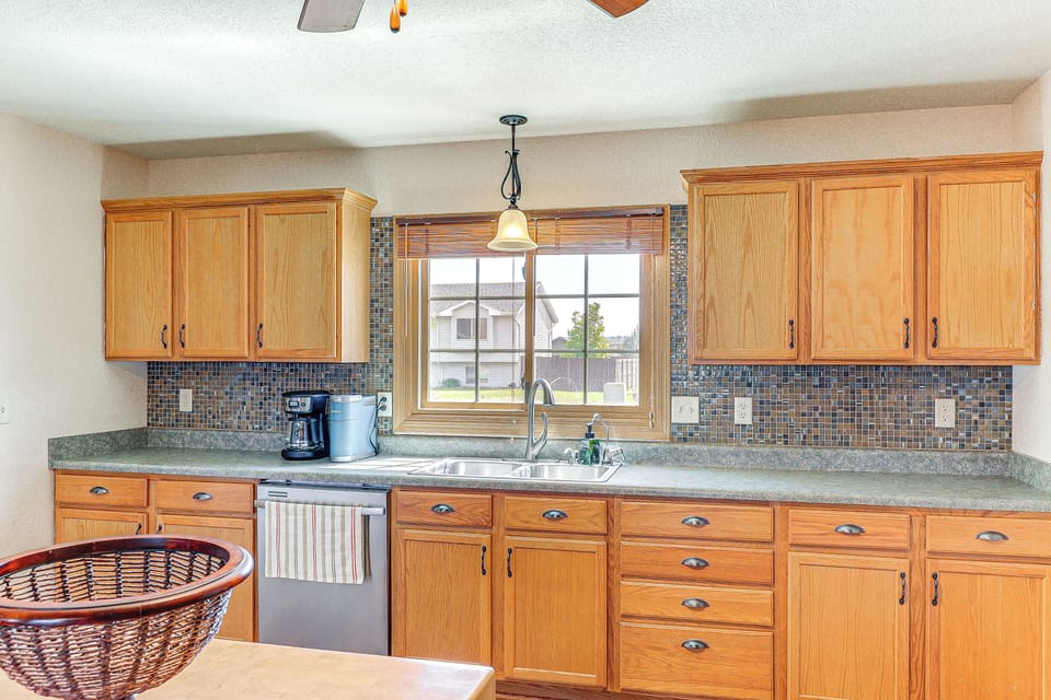 Kitchen | Toaster | Spices | Main Level