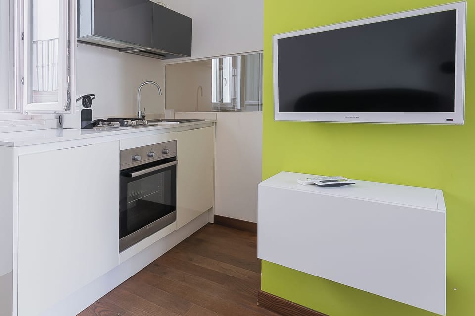 Apartment | Private kitchen | Full-size fridge, oven, stovetop, espresso maker