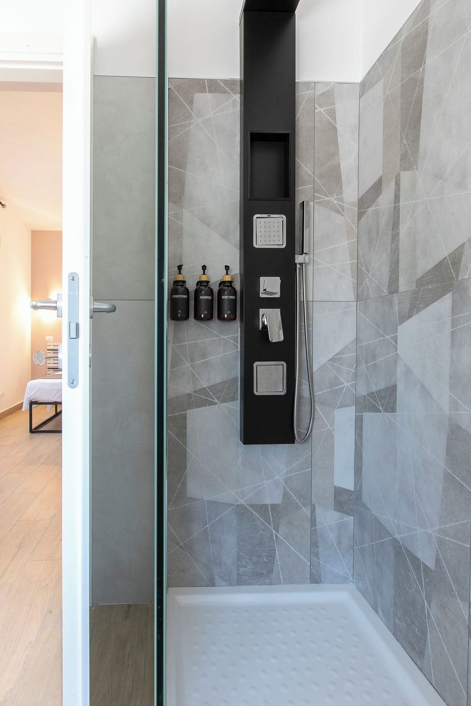 Deluxe Double Room, 1 Double Bed | Bathroom | Shower, rainfall showerhead, free toiletries, hair dryer