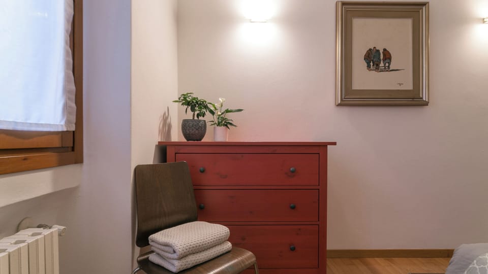 City Apartment | 1 bedroom, iron/ironing board, free WiFi, bed sheets