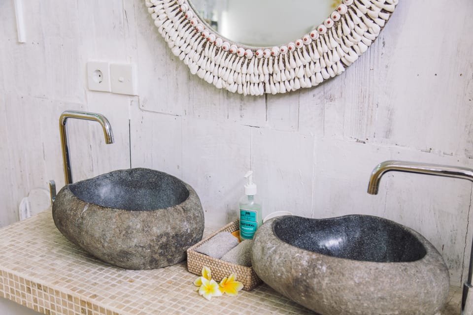 Family Bungalow | Bathroom sink