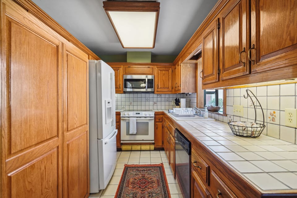 Full Size Kitchen
