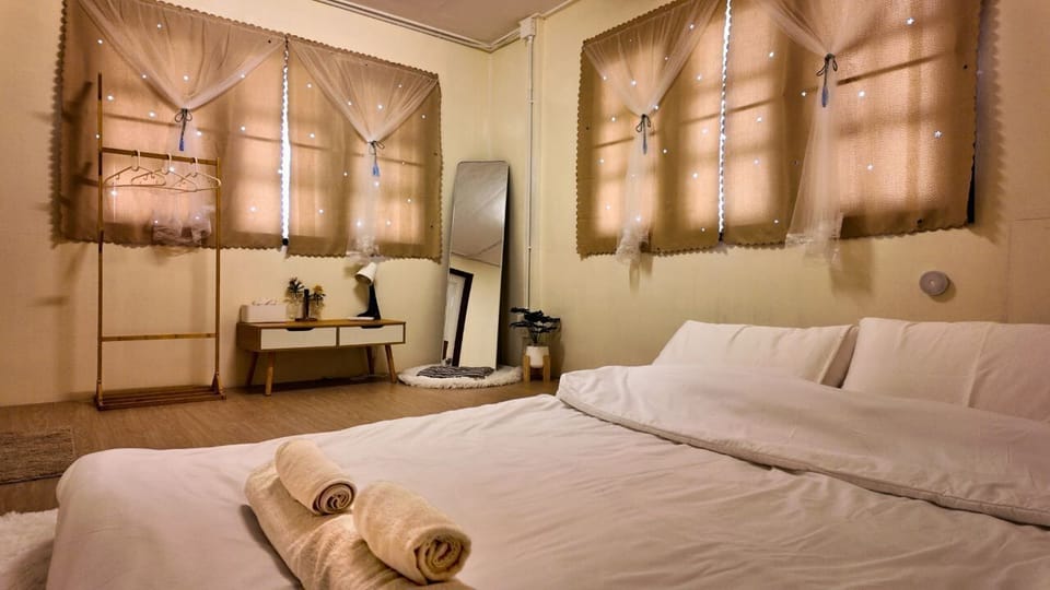 House, 2 Bedrooms, Non Smoking, Patio | 2 bedrooms, minibar, individually decorated, individually furnished
