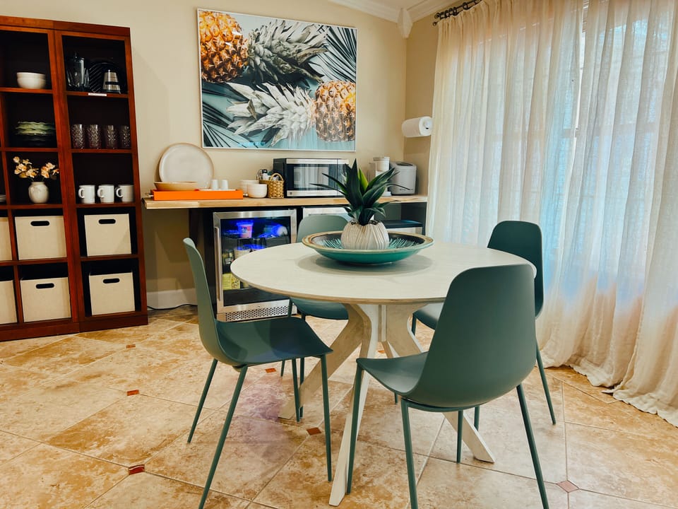Kitchenette and Dining Area 