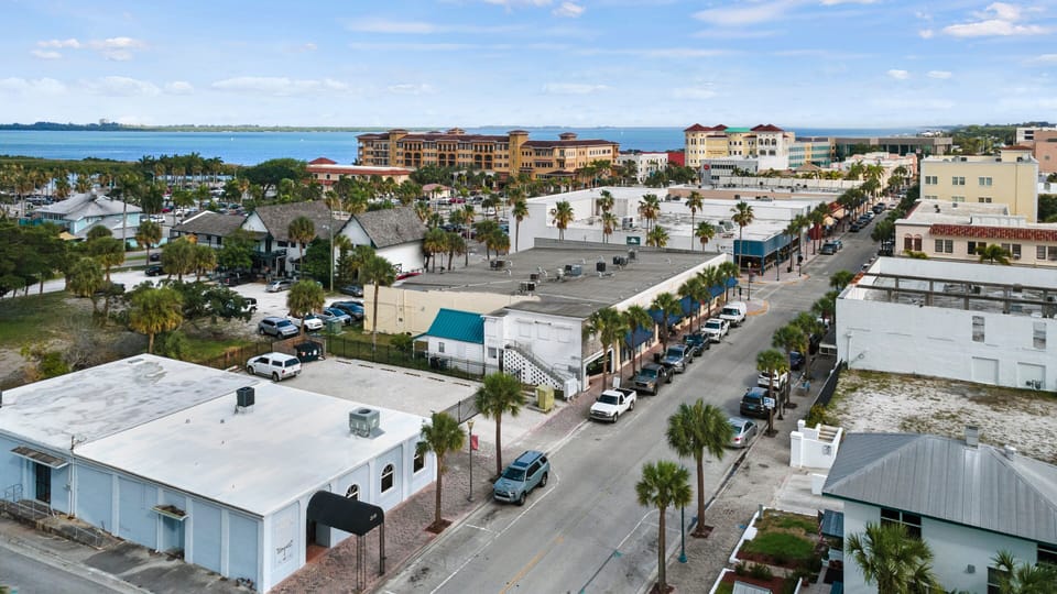 The home is just one block from Sailfish Brewery, 2nd Street Bistro, and dozens of boutique shops.