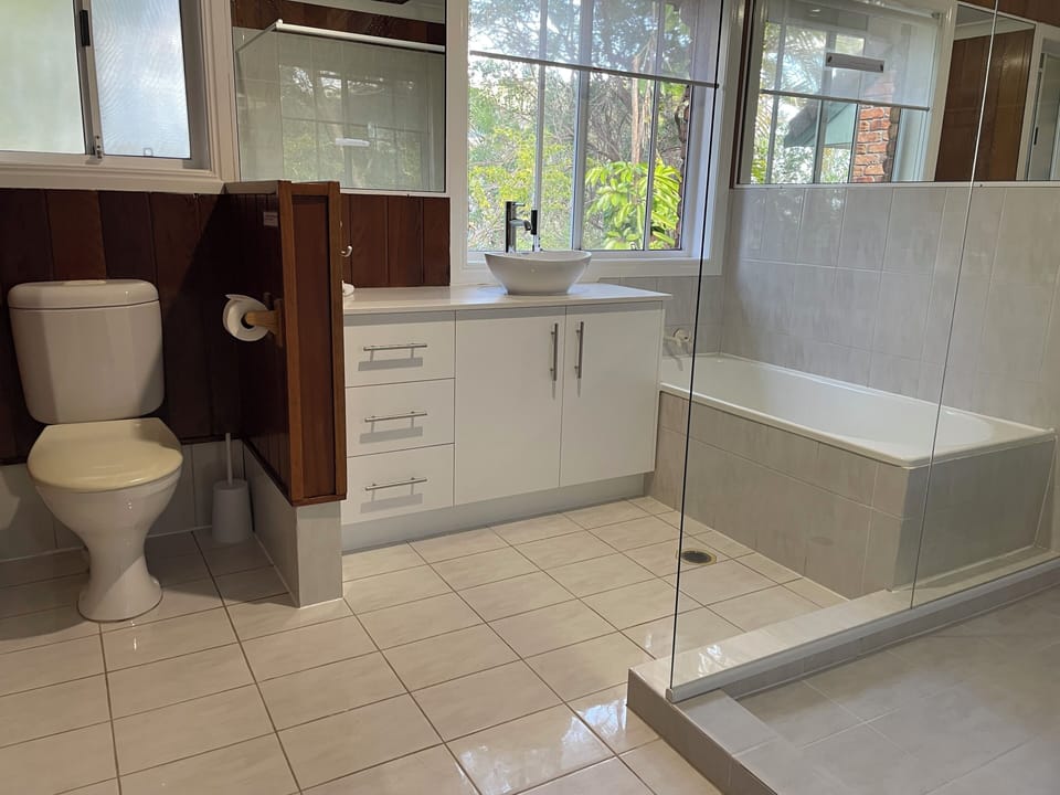 The Hillside Retreat-House Bed and Breakfast in Tamborine Mountain