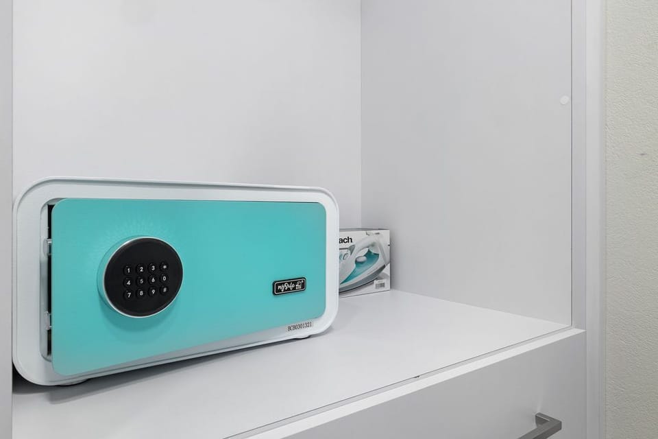 A safety box is included.